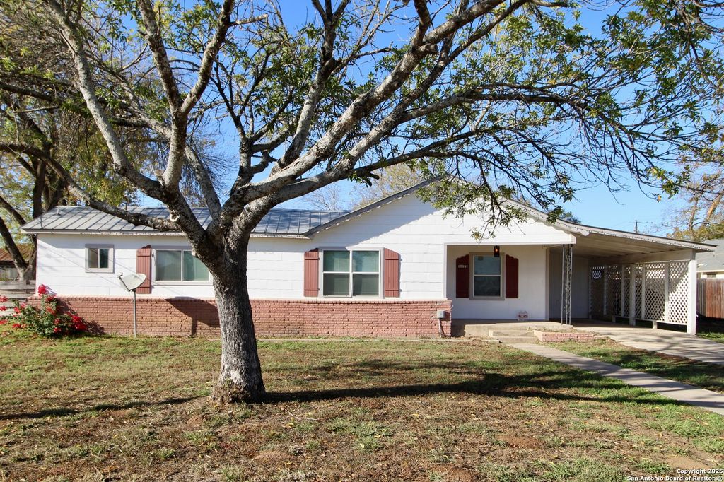 15331 Cottage, Lytle, TX 78052
