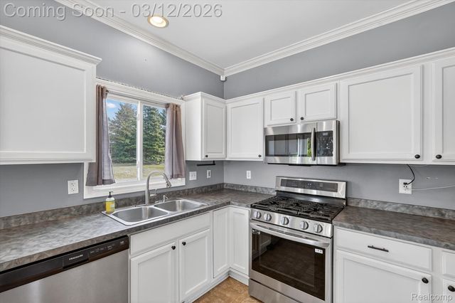 9172 Rotondo Drive, Hartland Township, MI 48855