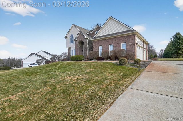 9172 Rotondo Drive, Hartland Township, MI 48855