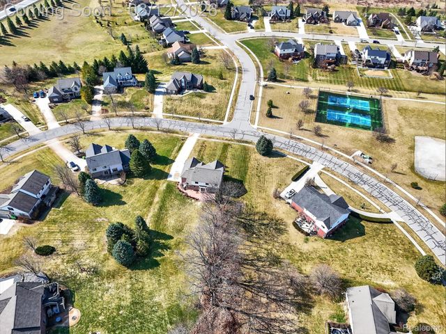 9172 Rotondo Drive, Hartland Township, MI 48855