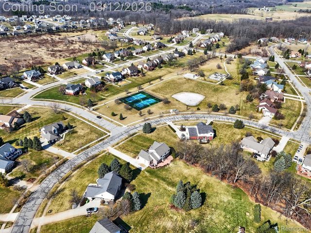 9172 Rotondo Drive, Hartland Township, MI 48855