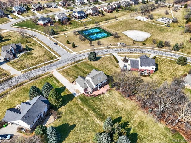 9172 Rotondo Drive, Hartland Township, MI 48855