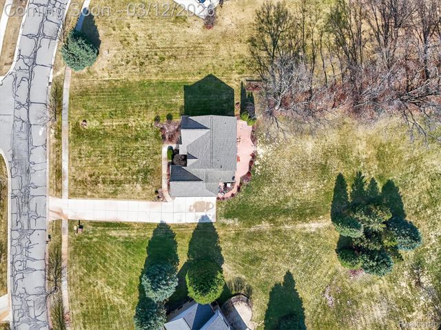 9172 Rotondo Drive, Hartland Township, MI 48855
