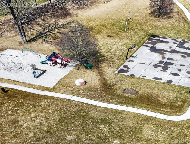 9172 Rotondo Drive, Hartland Township, MI 48855