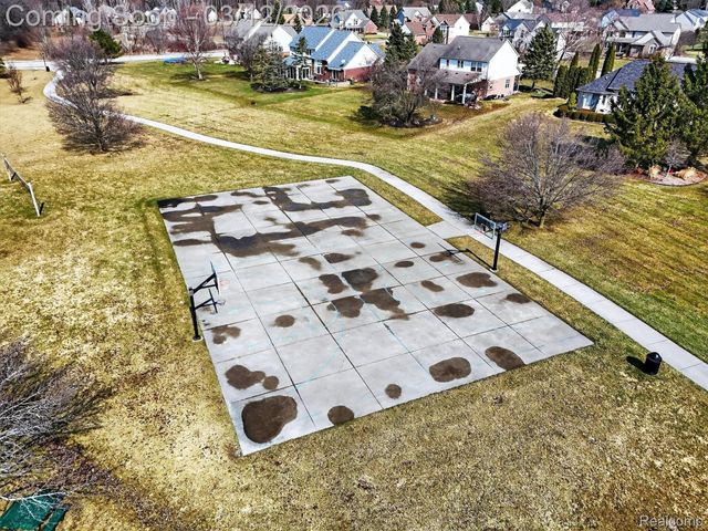 9172 Rotondo Drive, Hartland Township, MI 48855