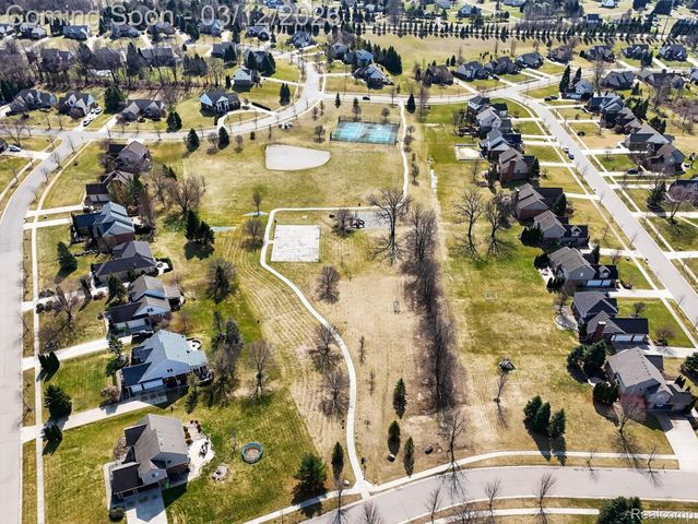 9172 Rotondo Drive, Hartland Township, MI 48855