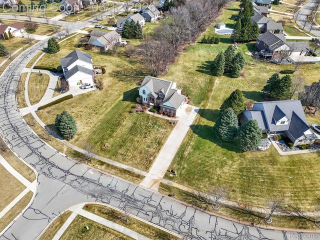 9172 Rotondo Drive, Hartland Township, MI 48855