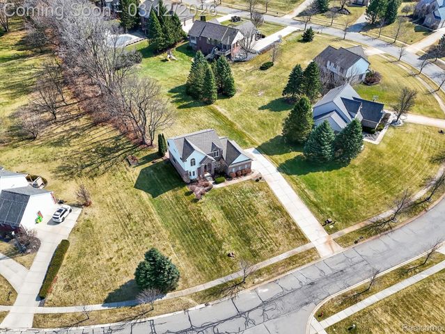 9172 Rotondo Drive, Hartland Township, MI 48855