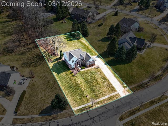 9172 Rotondo Drive, Hartland Township, MI 48855