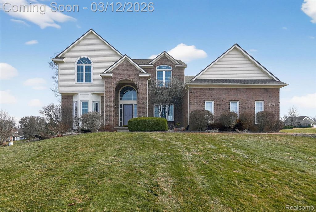 9172 Rotondo Drive, Hartland Township, MI 48855