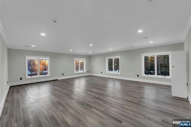 99 Ogle Road, Old Tappan, NJ 07675