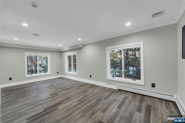 99 Ogle Road, Old Tappan, NJ 07675