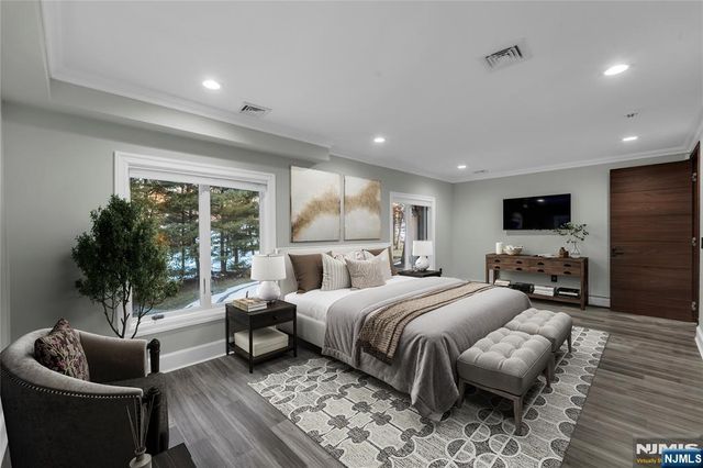 99 Ogle Road, Old Tappan, NJ 07675