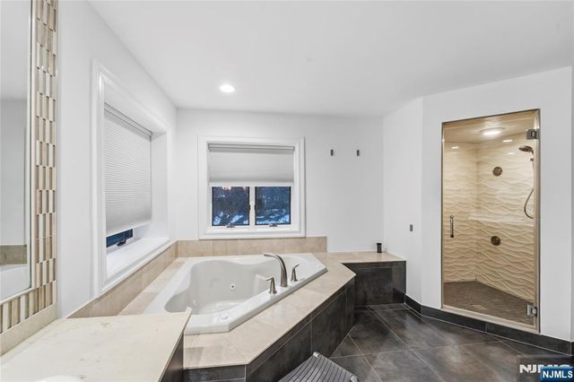 99 Ogle Road, Old Tappan, NJ 07675