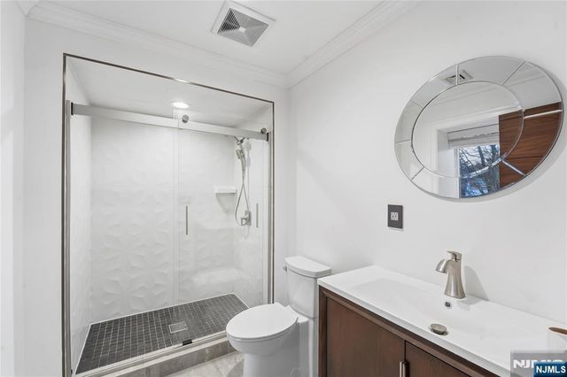 99 Ogle Road, Old Tappan, NJ 07675