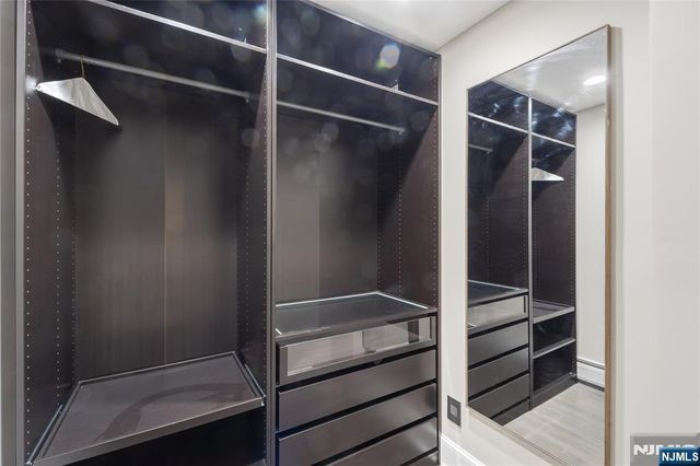 99 Ogle Road, Old Tappan, NJ 07675