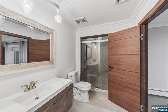 99 Ogle Road, Old Tappan, NJ 07675