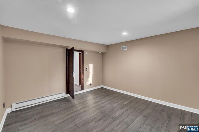 99 Ogle Road, Old Tappan, NJ 07675