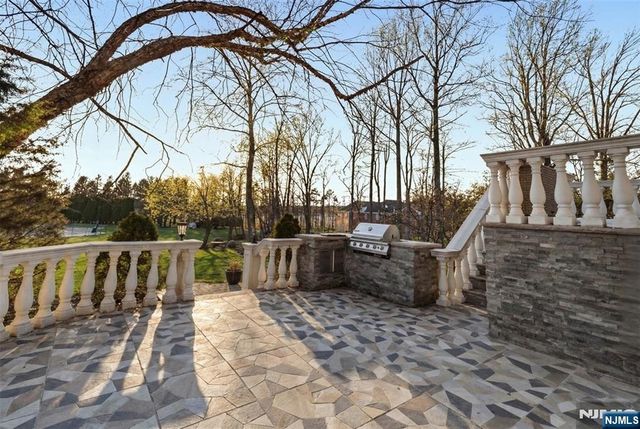 99 Ogle Road, Old Tappan, NJ 07675