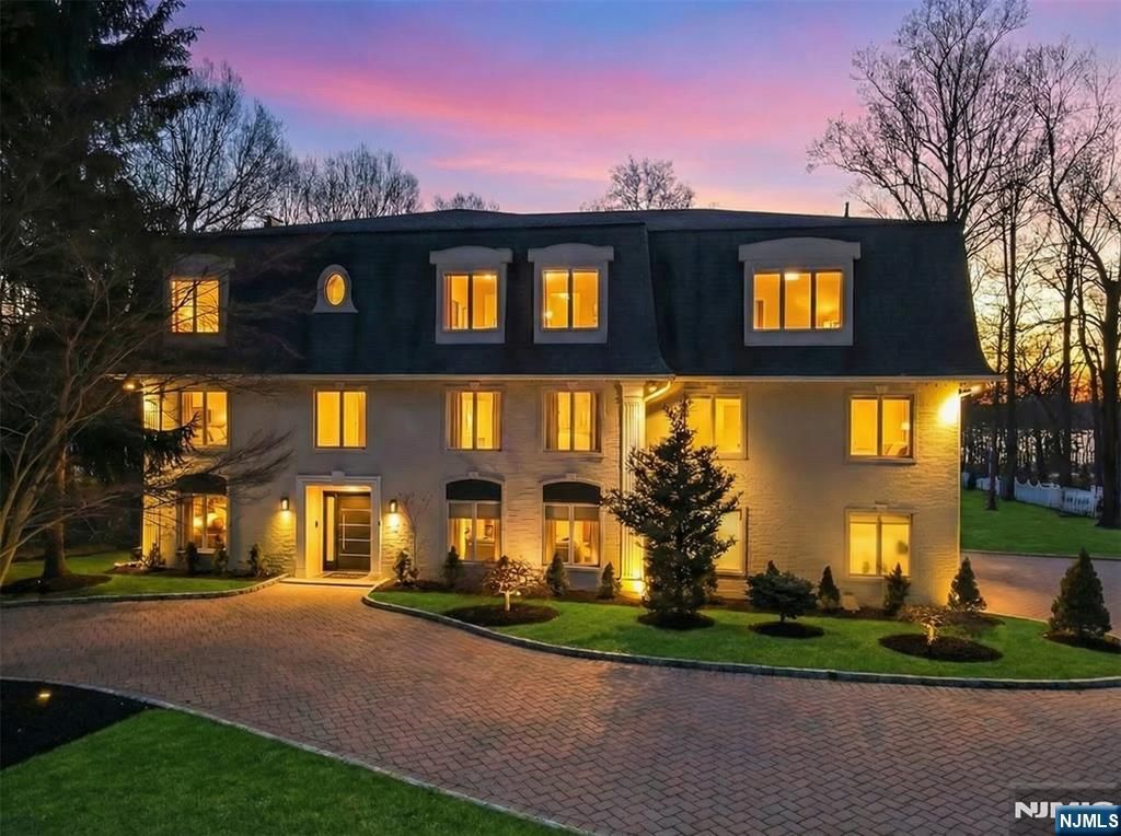 99 Ogle Road, Old Tappan, NJ 07675