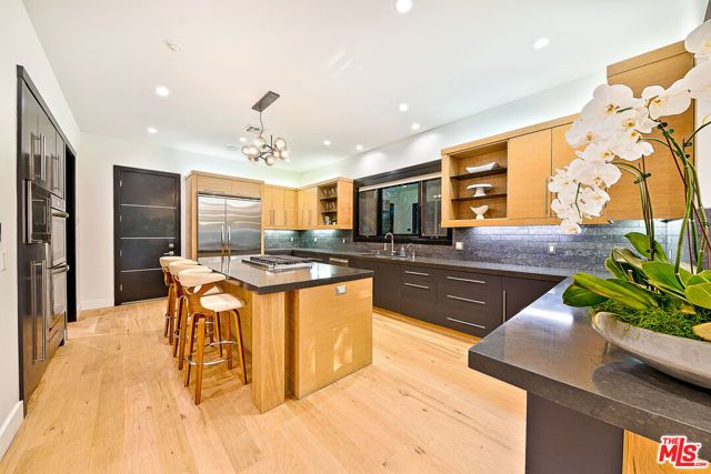419 N Edinburgh Avenue, Los Angeles, CA 90048