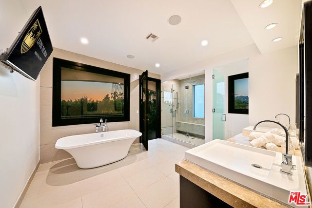 419 N Edinburgh Avenue, Los Angeles, CA 90048