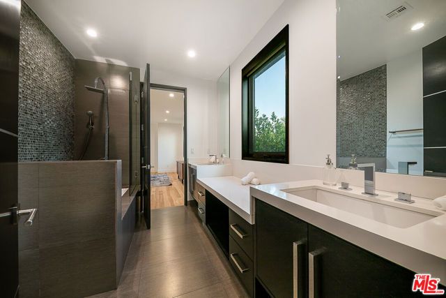 419 N Edinburgh Avenue, Los Angeles, CA 90048