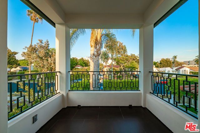 419 N Edinburgh Avenue, Los Angeles, CA 90048