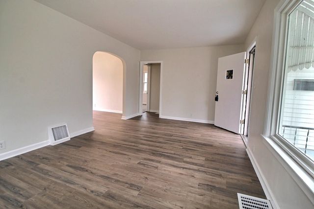 632 S Volutsia Ave, Wichita, KS 67211