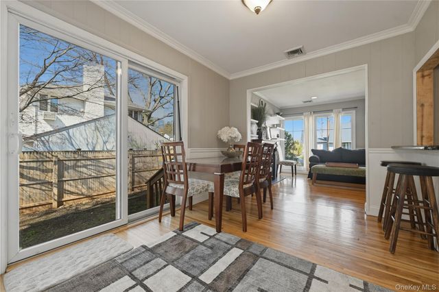 5 Hawthorne Avenue, Merrick, NY 11566