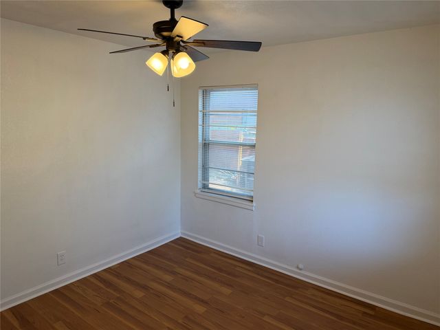 2800 W Fuller Avenue, Fort Worth, TX 76133