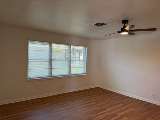 2800 W Fuller Avenue, Fort Worth, TX 76133