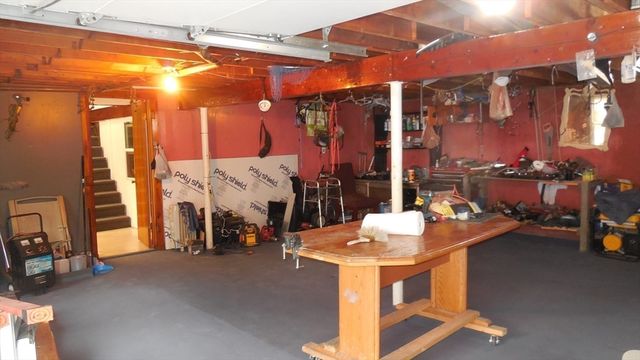 118 Woodside Ter, Westfield, MA 01085