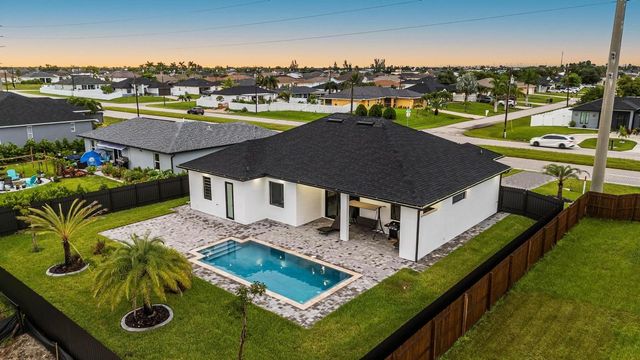 1112 EMBERS PARKWAY W, Cape Coral, FL 33993