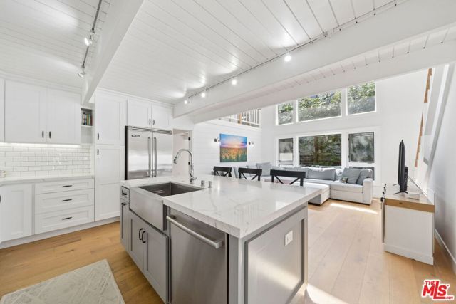 7727 W 82nd Street, Playa Del Rey (los Angeles), CA 90293