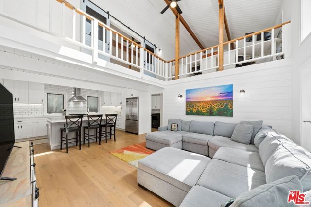 7727 W 82nd Street, Playa Del Rey (los Angeles), CA 90293