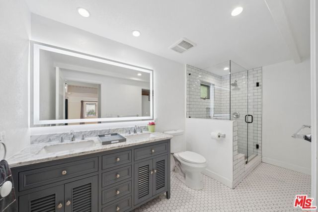 7727 W 82nd Street, Playa Del Rey (los Angeles), CA 90293