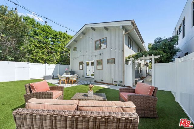 7727 W 82nd Street, Playa Del Rey (los Angeles), CA 90293