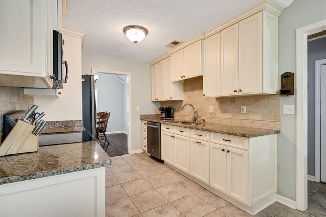 6546 WOODPARK CV, Bartlett, TN 38135