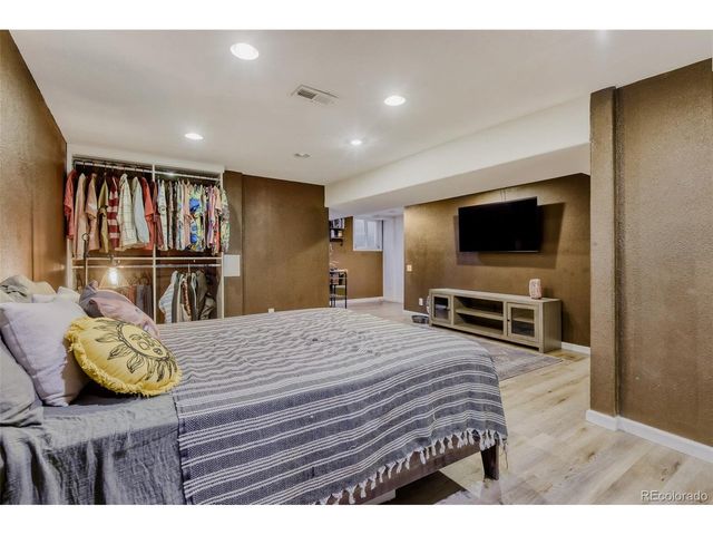 1079 W Powers Ave, Littleton, CO 80120