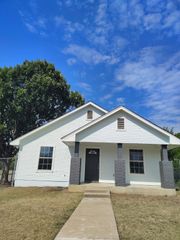 1064 Bransford Street, Fort Worth, TX 76104