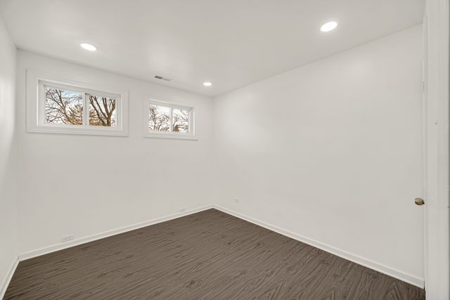 942 W Villa Drive, Des Plaines, IL 60016