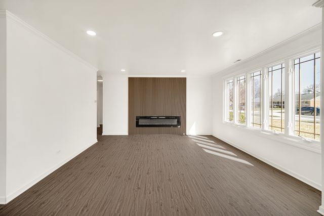 942 W Villa Drive, Des Plaines, IL 60016