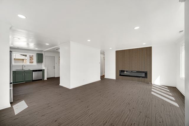 942 W Villa Drive, Des Plaines, IL 60016