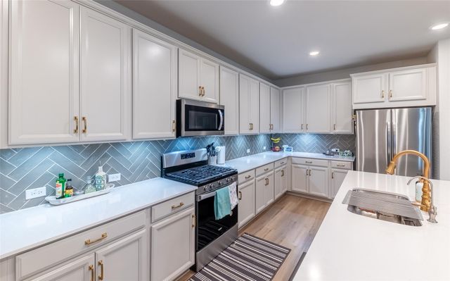 2440 Berryville LN, Leander, TX 78641