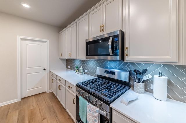 2440 Berryville LN, Leander, TX 78641