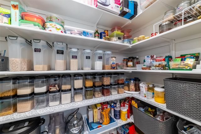 2440 Berryville LN, Leander, TX 78641