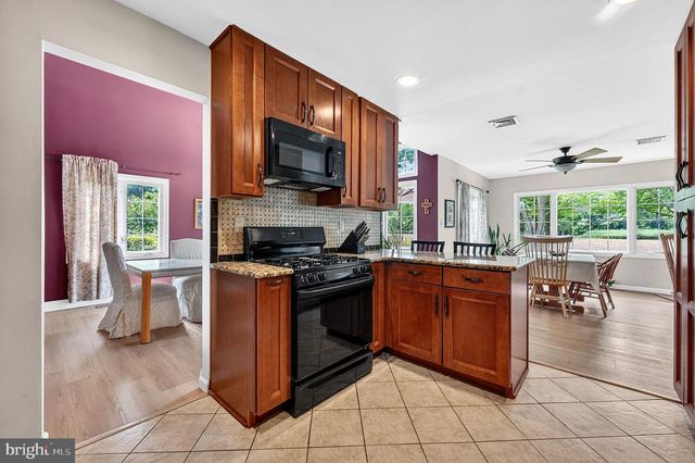 1 CEDAR LA, East Windsor, NJ 08520