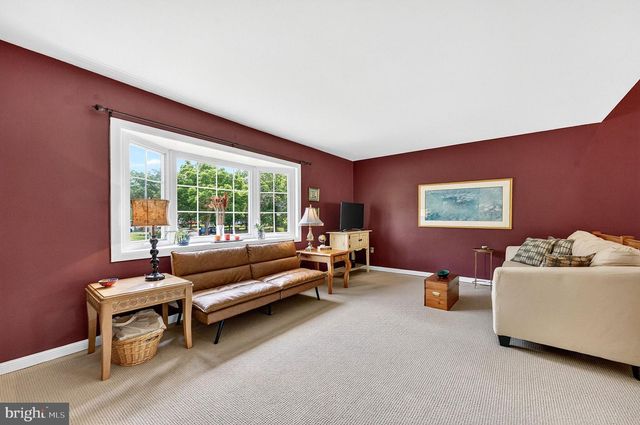 1 CEDAR LA, East Windsor, NJ 08520