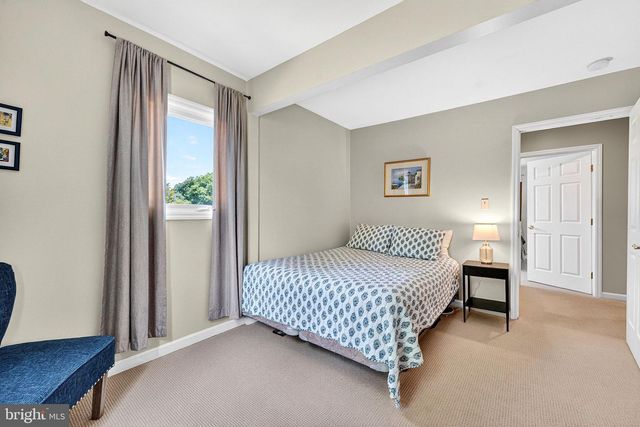 1 CEDAR LA, East Windsor, NJ 08520